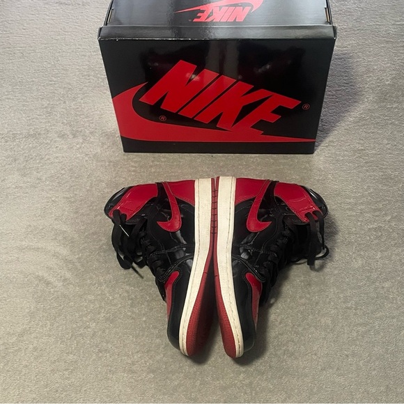 Jordan 1 Retro High OG Patent Bred size 8.5 men - Picture 3 of 16